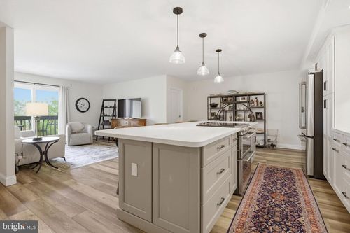 5k-800 Avondale Road, WALLINGFORD, PA, 19086 | Card Image