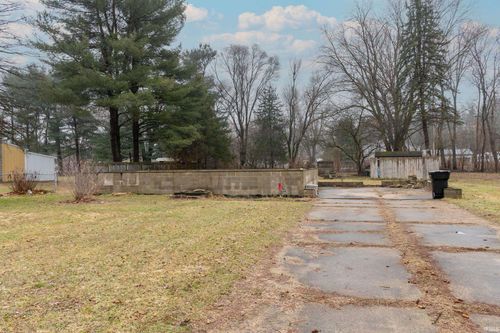 10710 Fairview Ave, Osceola, IN, 46561-9745 | Card Image