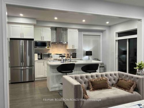 121 Marigold Gdns, Oakville, ON, L6H0Y1 | Card Image