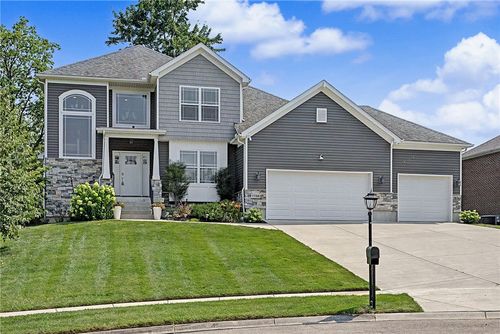7728 Devonwood Ct, Huber Heights, OH, 45424-7339 | Card Image