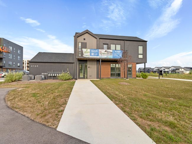 4163 E Hemlock Dr, Condo with 3 bedrooms, 2 bathrooms and null parking in Oak Creek WI | Image 4