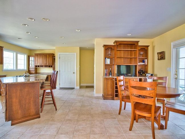 6 Wildpepper Ln, House other with 4 bedrooms, 4 bathrooms and 4 parking in Dartmouth MA | Image 15