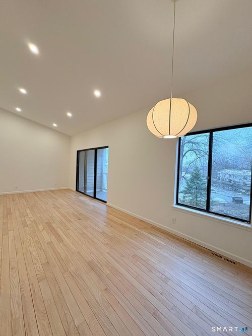 9-9 Cook Close, Ridgefield, CT, 06877-3912 | Card Image