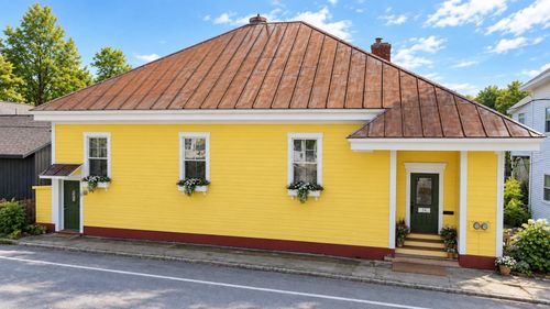 34 Spring St, Bristol, NH, 03222-3270 | Card Image