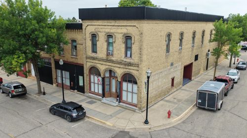 545 Pacific Ave Sw, Willmar, MN, 56201-3253 | Card Image
