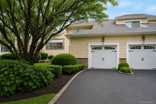 53 Villas Cir, Melville, NY, 11747-3056 | Card Image