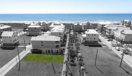 726 Beachtown Psge, Galveston, TX, 77550-3348 | Card Image