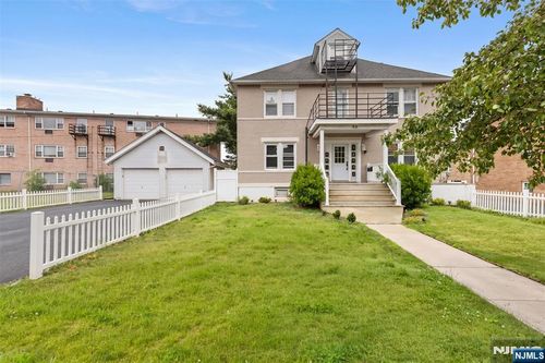 22 E Quackenbush Ave, Dumont, NJ, 07628-3055 | Card Image