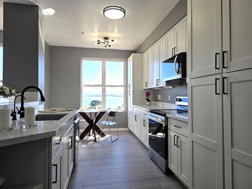 2112-101 Crescent Way, San Francisco, CA, 94134 | Card Image