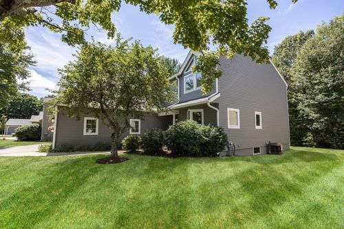 9-9 Independence Dr, Foxboro, MA, 02035-2215 | Card Image