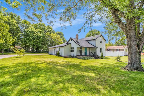 512 E Cass St, Schoolcraft, MI, 49087-9703 | Card Image