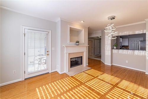 214-3275 Lenox Rd Ne, Atlanta, GA, 30324-2571 | Card Image