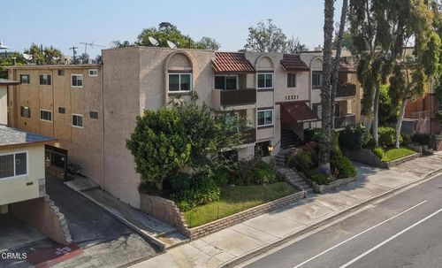 204-12321 Riverside Drive, Valley Village, CA, 91607 | Card Image