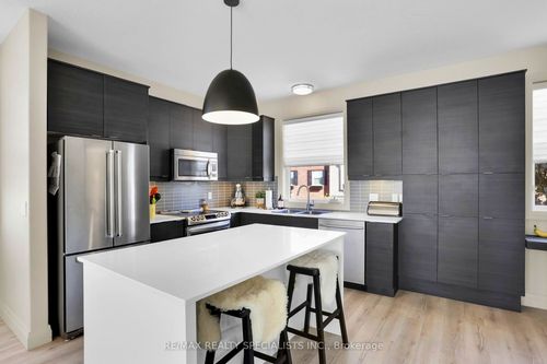 63-1040 Coronation Dr, London, ON, N6H0B5 | Card Image