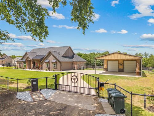 381 County Road 4945, Leonard, TX, 75452-4986 | Card Image