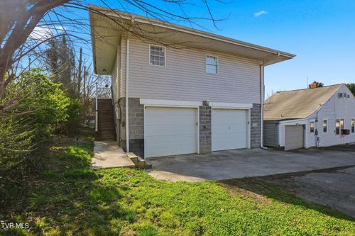 817 Forest St, Kingsport, TN, 37660-4954 | Card Image
