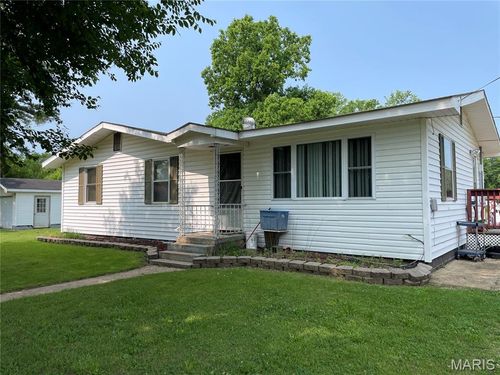 402 Legion Park Rd, Piedmont, MO, 63957-9427 | Card Image