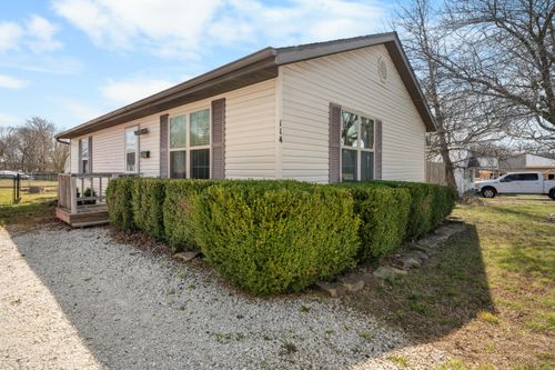 114 N Elgin Ave, Bolivar, MO, 65613-1726 | Card Image