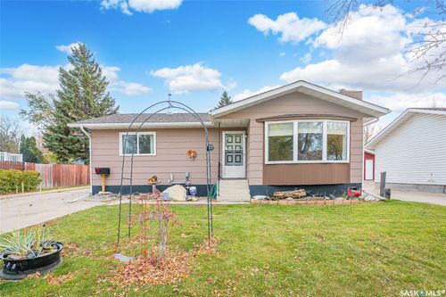 226 O'Regan Crescent, Saskatoon, SK, S7L6T2 | Card Image