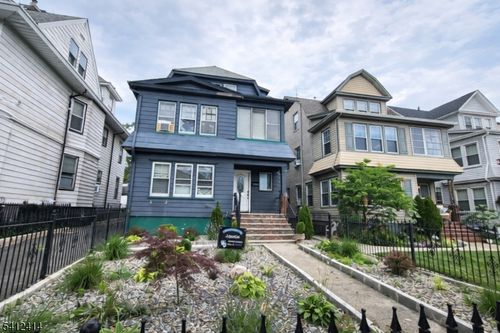 19 Mount Pleasant Ave, West Orange, NJ, 07052-4901 | Card Image