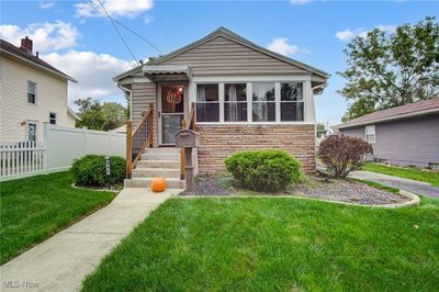 841 E Broadway Street, House other with 2 bedrooms, 1 bathrooms and null parking in Cuyahoga Falls OH | Image 3