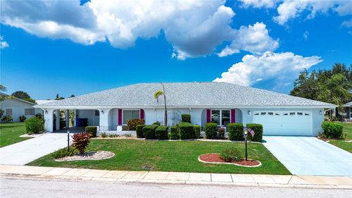 377 Club Manor Dr, SUN CITY CENTER, FL, 33573-5868 | Card Image