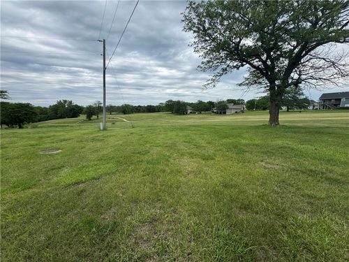 7882 Seneca Lake Rd, Ozawkie, KS, 66070-4137 | Card Image