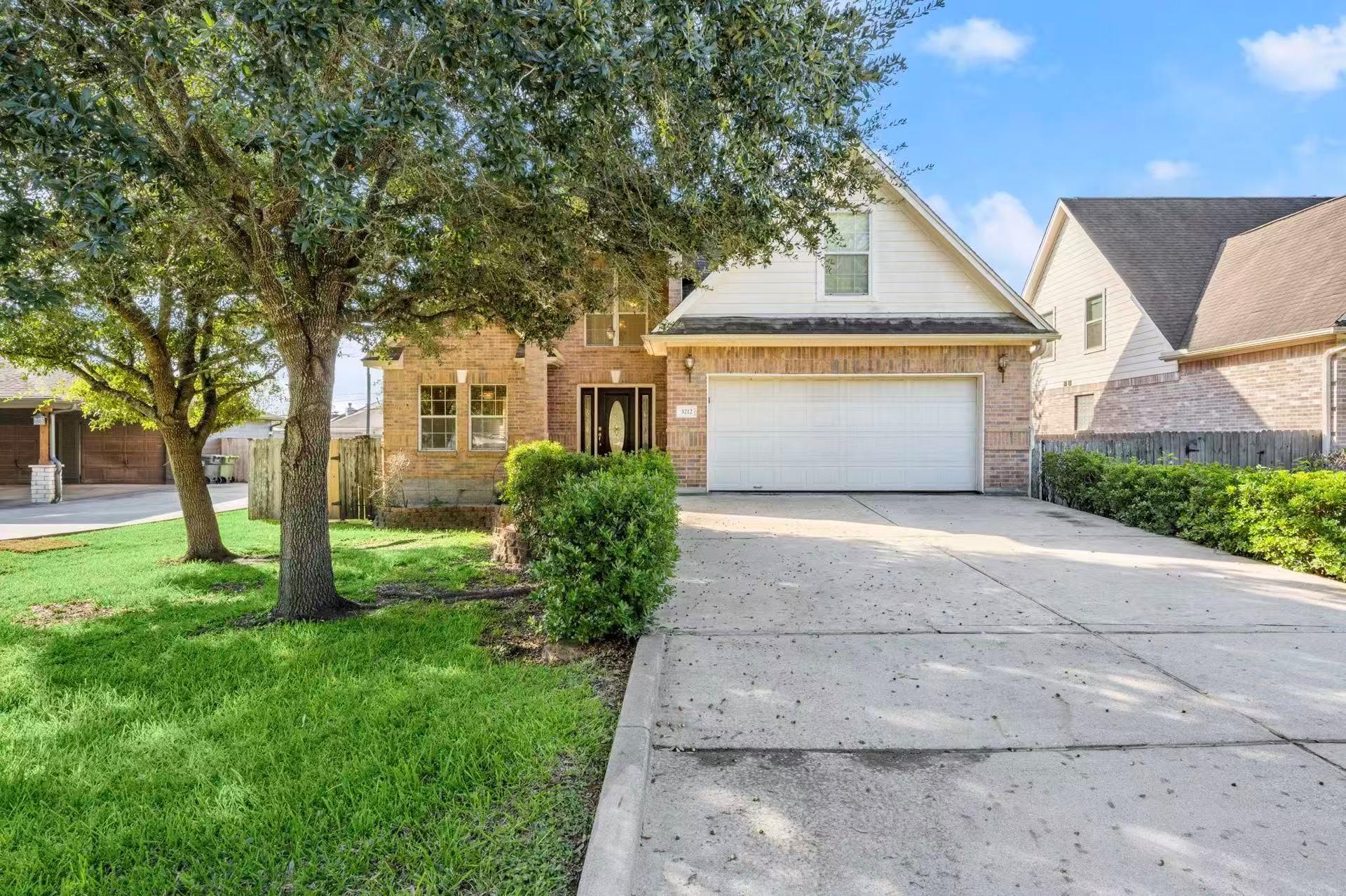 Residential Lease in Pearland 2
