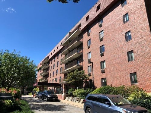307-135 Pleasant St, Brookline, MA, 02446-7186 | Card Image