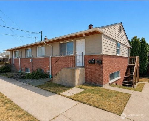 701 S Kenyon St, Seattle, WA, 98108-4327 | Card Image