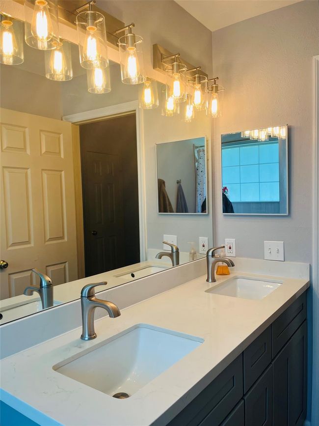 2ND PRIMARY BATH DUAL VANITY | Image 35