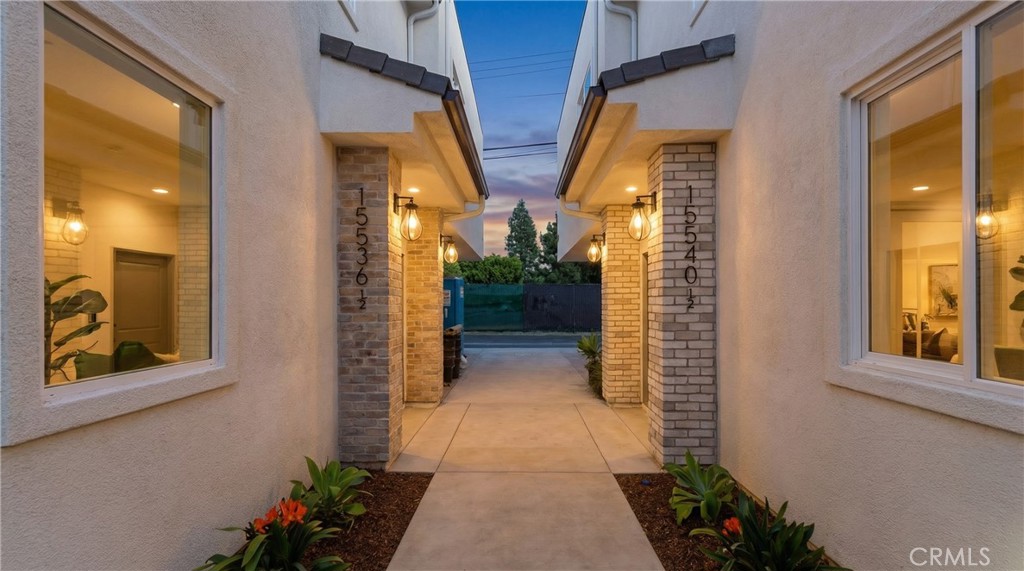 Residential in Paramount 4