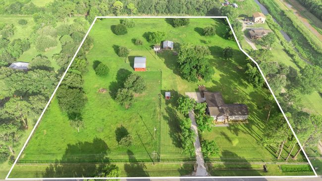 3211 County Road 237, House other with 4 bedrooms, 3 bathrooms and 2 parking in Alvin TX | Image 37