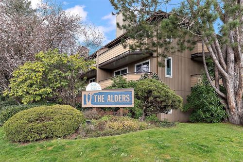 209-3215 Alder St, Saanich, BC, V8X1P3 | Card Image