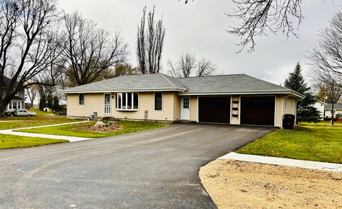 743 2nd St, West Brooklyn, IL, 61378-1308 | Card Image