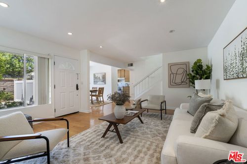 k-18515 Mayall St, Northridge, CA, 91324-1429 | Card Image