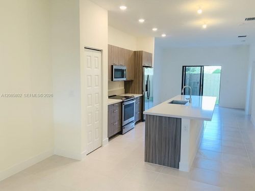 4-8151 Nw 104th Ave, Doral, FL, 33178-4604 | Card Image