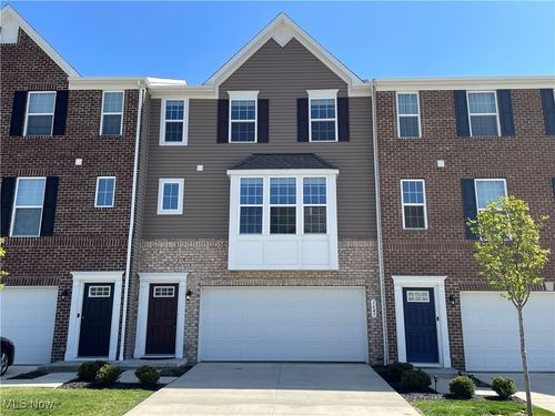 1647 S Eckert Ln, Akron, OH, 44313-7996 | Card Image