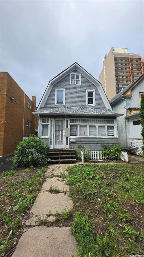 2144 Osler Street, Regina, SK, S4P1W6 | Card Image