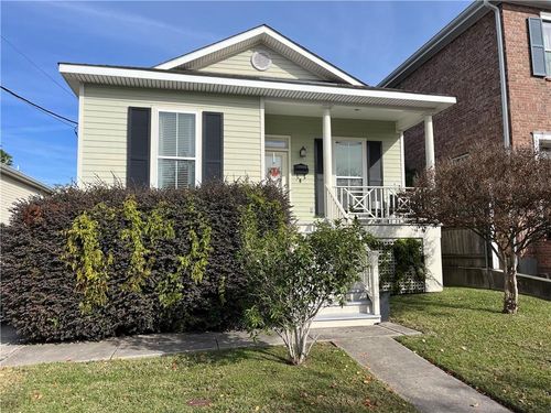 323 Tacoma St, New Orleans, LA, 70124-1447 | Card Image