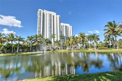 1401 - 3000 Oasis Grand Boulevard, Condo with 3 bedrooms, 2 bathrooms and null parking in Fort Myers FL | Image 1