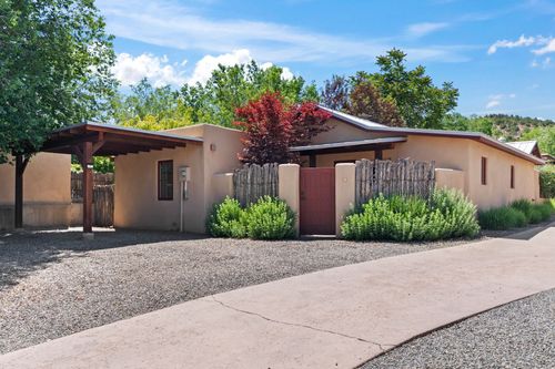 apt-d-1020 Canyon Rd, Santa Fe, NM, 87501-6270 | Card Image