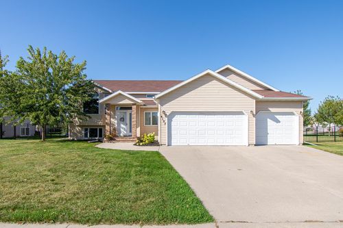 4127 52nd St S, Fargo, ND, 58104-4251 | Card Image