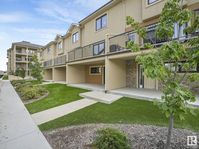 2 - 1023 173 St Sw, Townhouse with 3 bedrooms, 3 bathrooms and 2 parking in Edmonton AB | Image 1