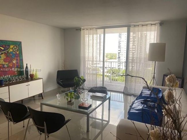 APT-1011W - 2801 Ne 183 Rd St, Condo with 1 bedrooms, 2 bathrooms and null parking in Aventura FL | Image 5