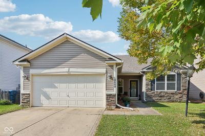 19489 Prairie Crossing Drive, House other with 3 bedrooms, 2 bathrooms and null parking in Noblesville IN | Image 1