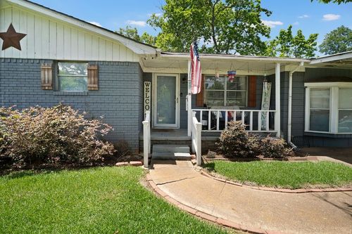 403 Ridgewood Dr, Palestine, TX, 75803-5638 | Card Image