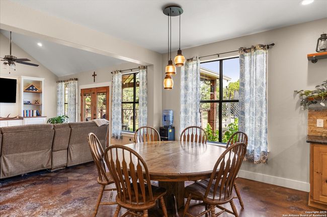 122 Twisting Oak Ct, House other with 4 bedrooms, 3 bathrooms and null parking in Pipe Creek TX | Image 20