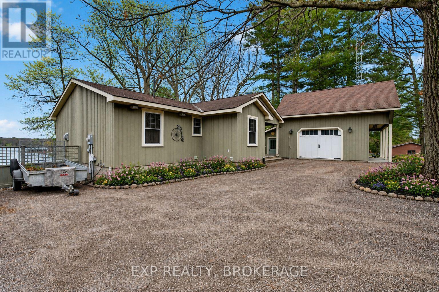 Residential in Leeds and the Thousand Islands 4