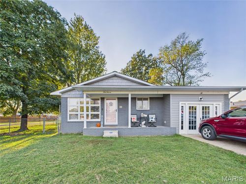 311 Medler St, Bernie, MO, 63822-9299 | Card Image